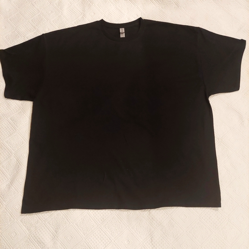 Gildan Short Sleeve Black T-Shirt Size 4XL